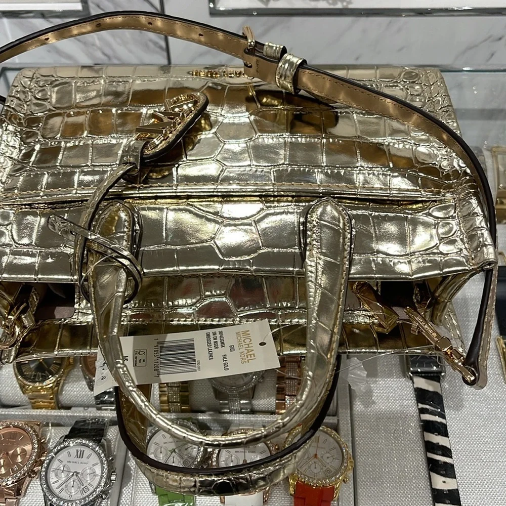 Michael Kors Gigi Small Metallic Crocodile Embossed Leather Messenger Pale Gold